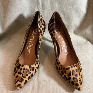 CALVIN KLEIN Sz 8 Leopard Print Pony Hair Pumps Heels Gold Tag NWOT